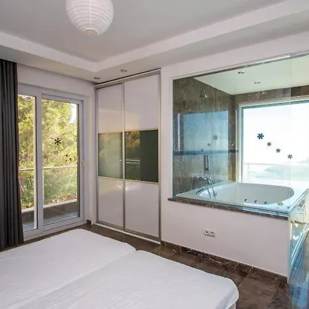 White Village With Jacuzzi And Private Pool ألانيا